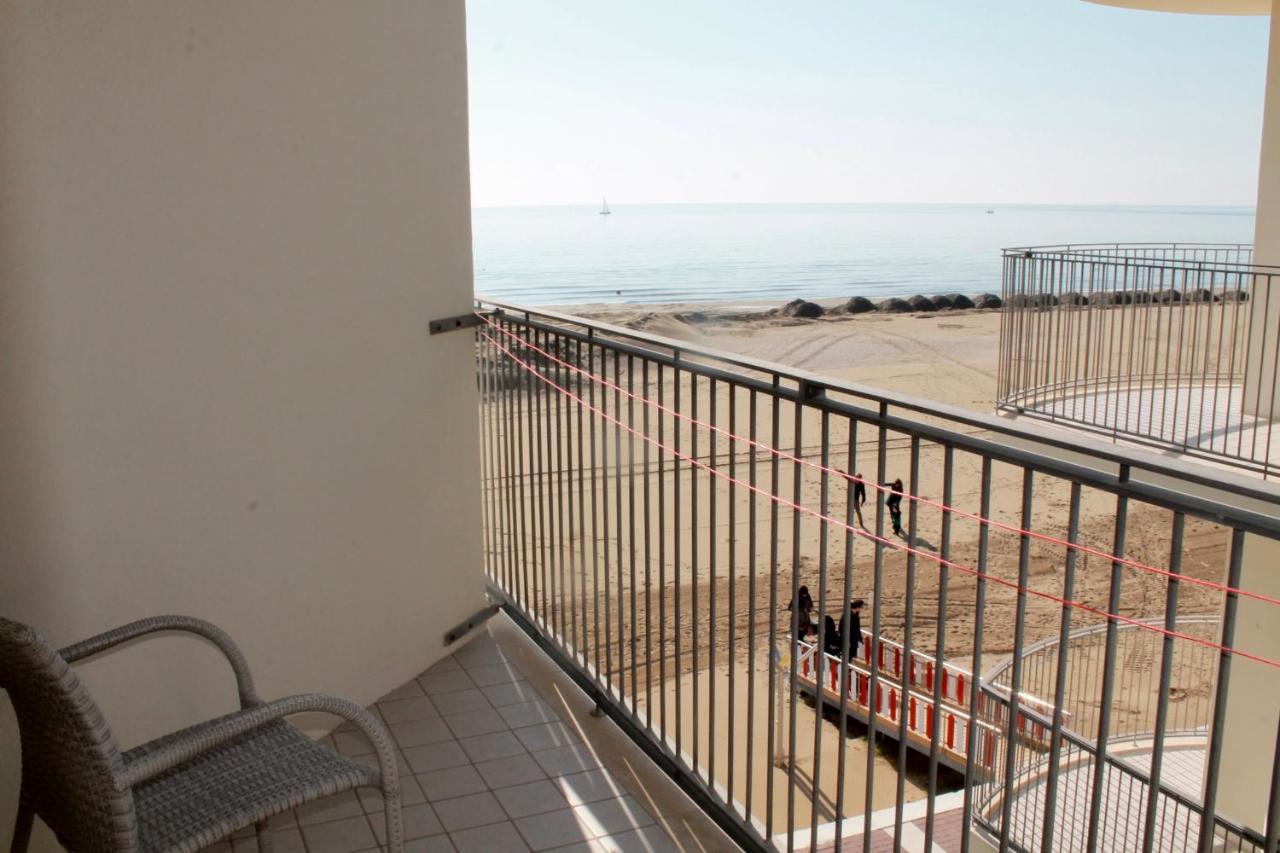 Hotel Vienna Caorle Exterior photo