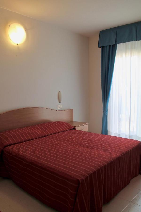 Hotel Vienna Caorle Exterior photo