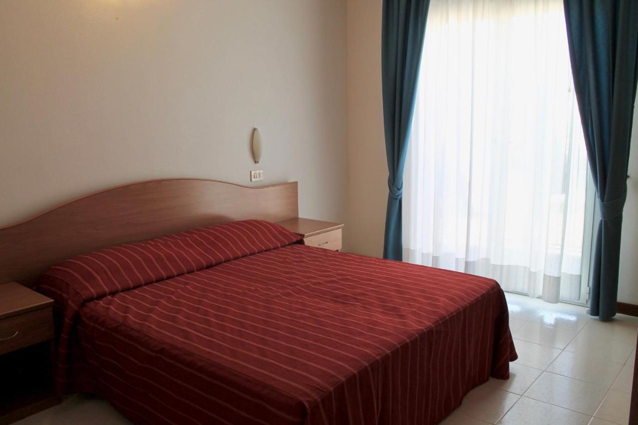 Hotel Vienna Caorle Exterior photo
