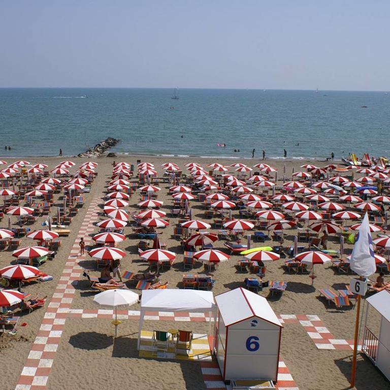 Hotel Vienna Caorle Exterior photo