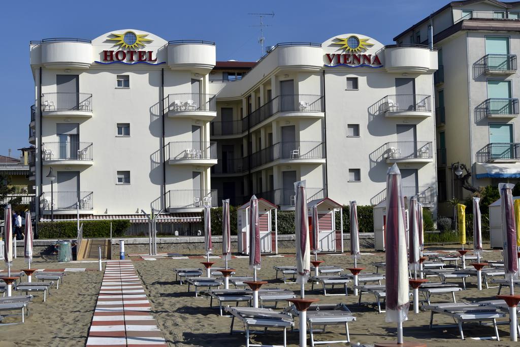 Hotel Vienna Caorle Exterior photo