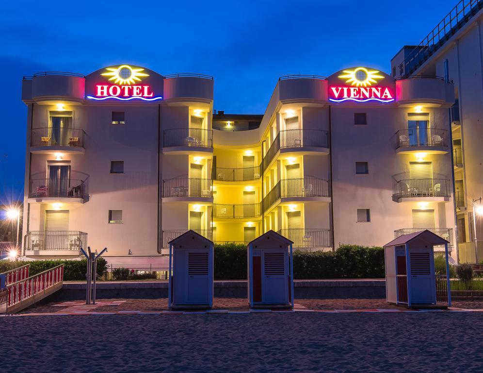 Hotel Vienna Caorle Exterior photo