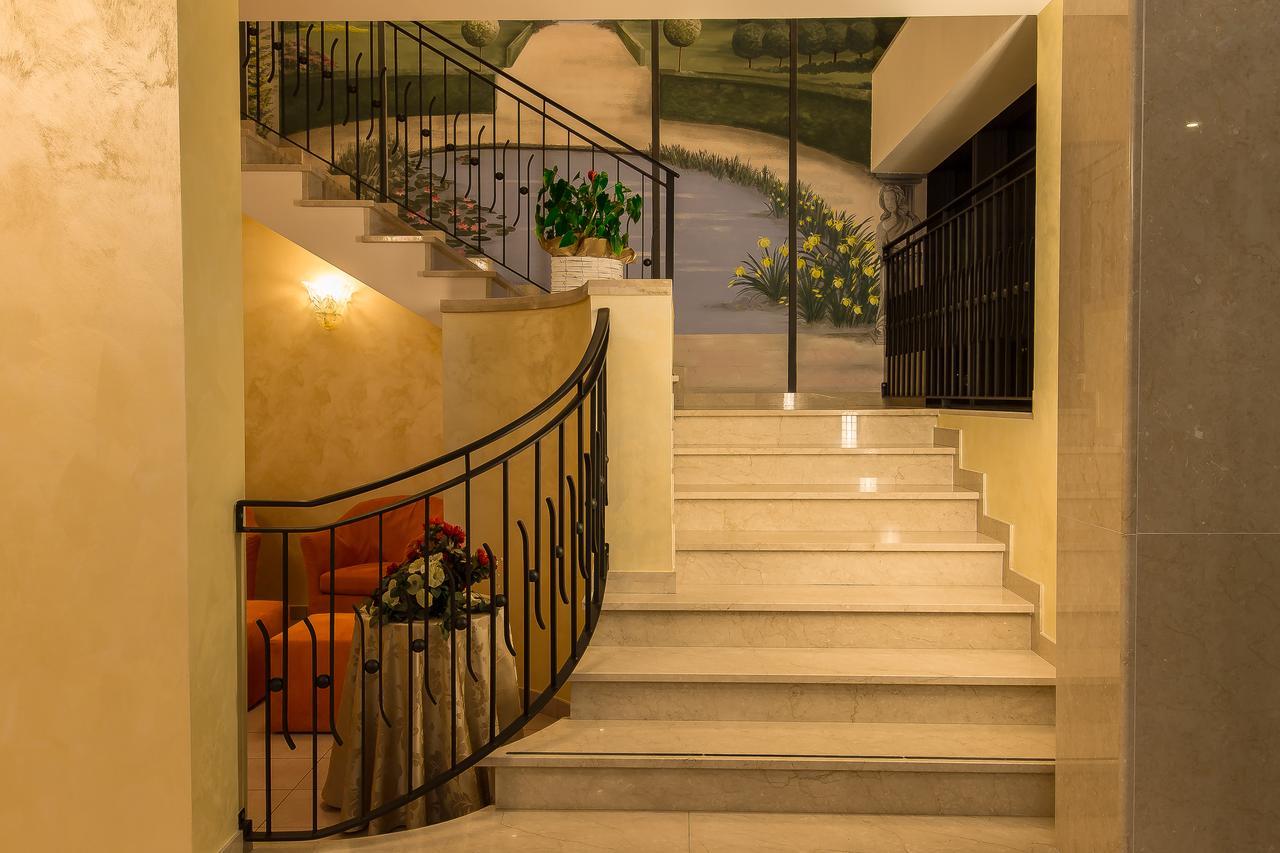 Hotel Vienna Caorle Exterior photo